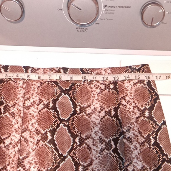 Snake skin skirt multi sizes med and large mini skirt - Picture 5 of 12
